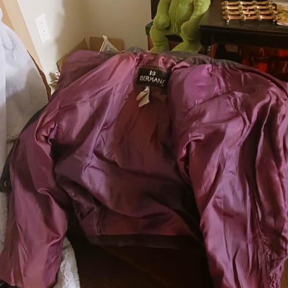 Bermans leather/suede skirt/jacket set - Picture 4 of 12